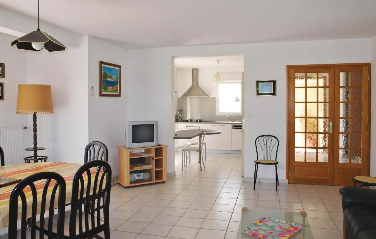 Holiday home 4 Bedroom Pet Friendly Home In Saint Quay Perros