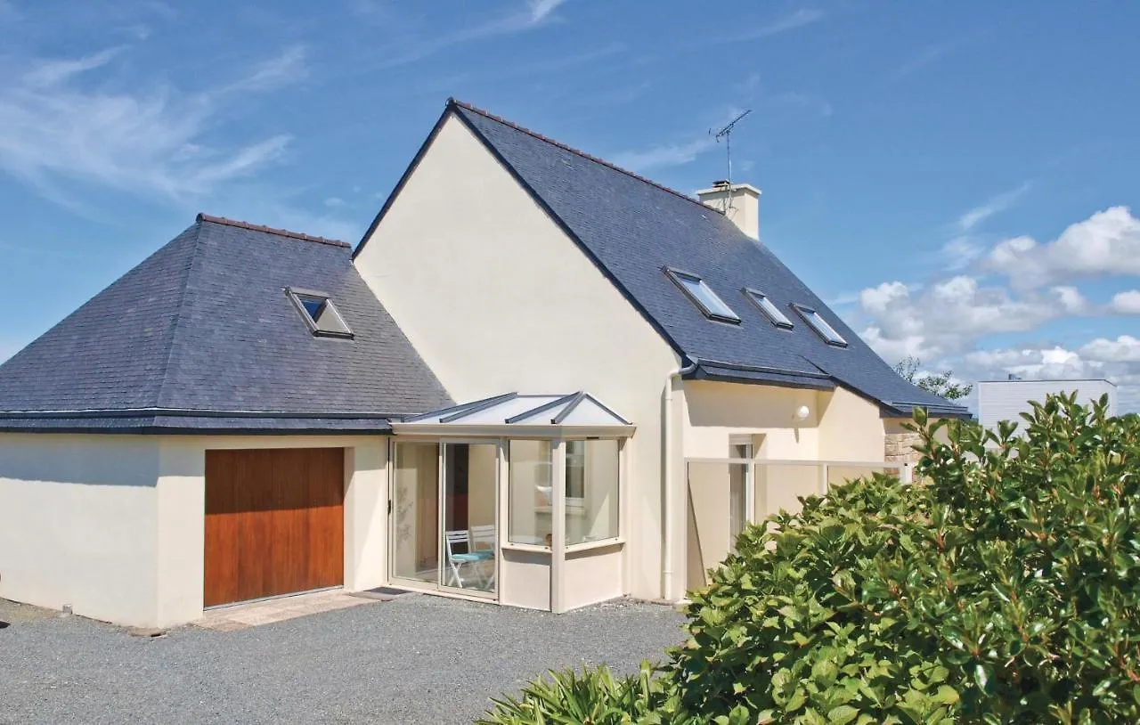 4 Bedroom Pet Friendly Home In Saint Quay Perros France