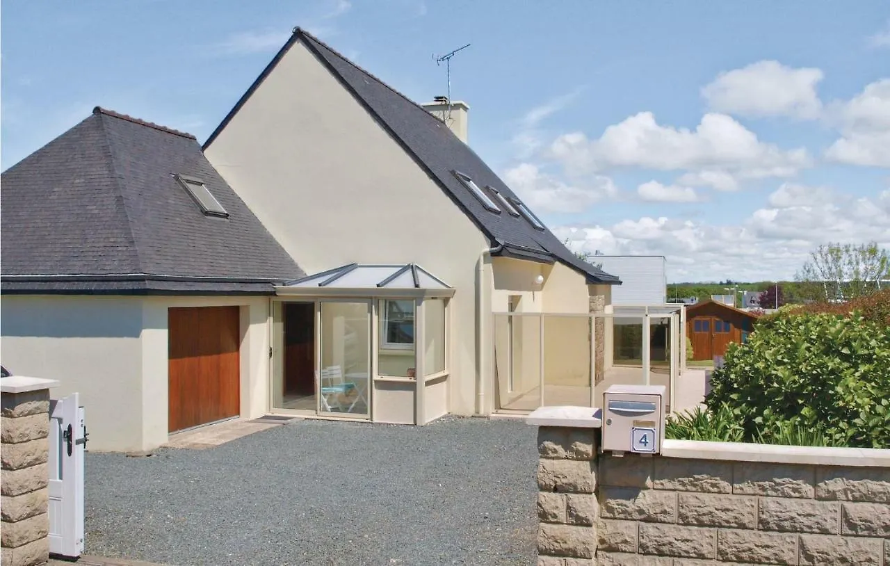 4 Bedroom Pet Friendly Home In Saint Quay Perros Holiday home Saint-Quay-Perros